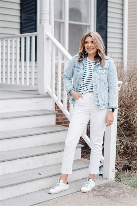 what to wear white jeans